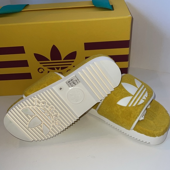 Gucci X Adidas magic sponge slides - Picture 2 of 5